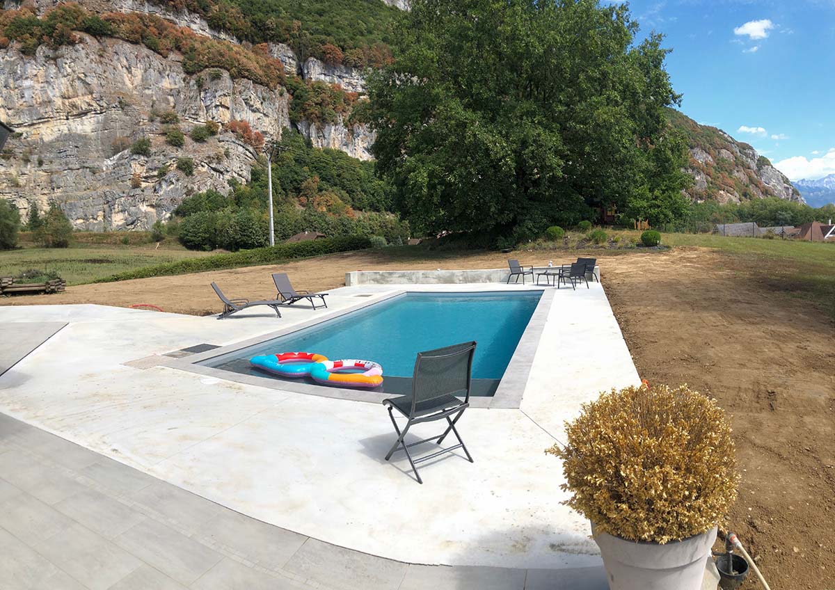 PHOTO D'UN TERRASSEMENT RÉALISÉ PAR LA SOCIÉTÉ T.P.A.F GIET POUR L'AMÉNAGEMENT D'UNE PISCINE