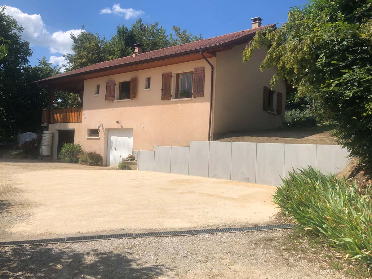 PHOTO DU TERRASSEMENT RÉALISÉ PAR TPAF GIET POUR L'EXTENSION D'UNE MAISON EXISTANTE