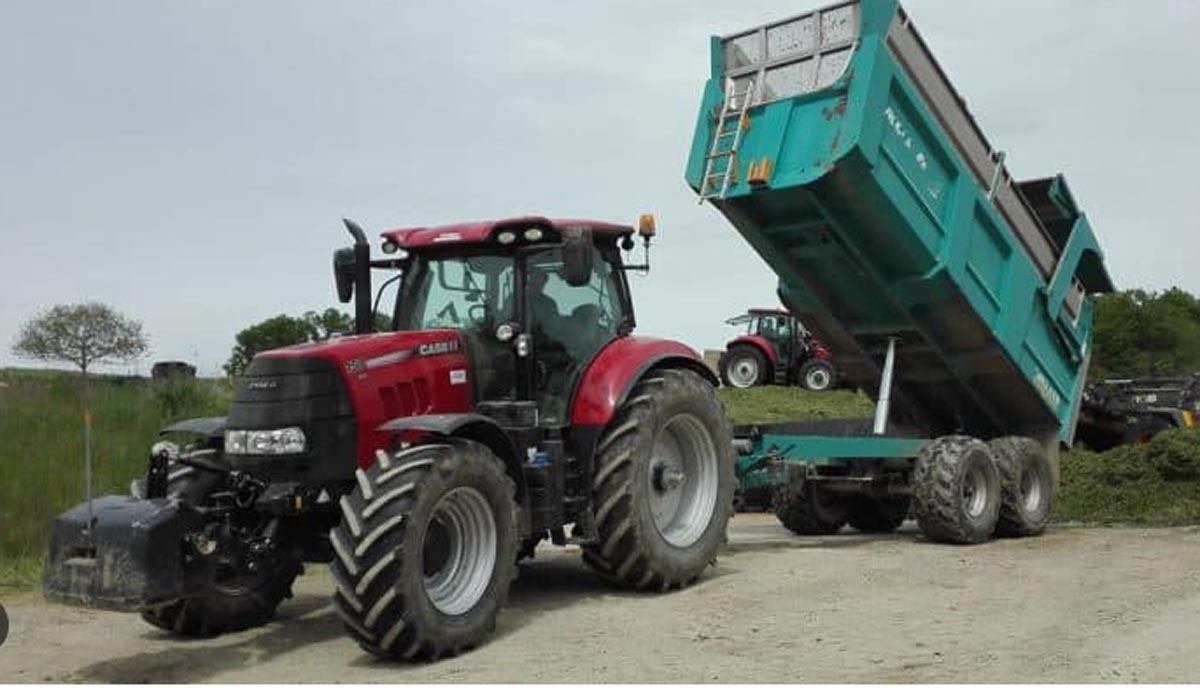 PHOTO DE TPAF GIET ENTRAIN DE TRANSPORTER UNE BENNE
